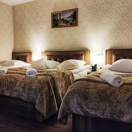 Sophia'S Guesthouse Степанцмінда Екстер'єр фото
