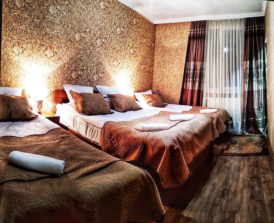 Sophia'S Guesthouse Степанцмінда Екстер'єр фото