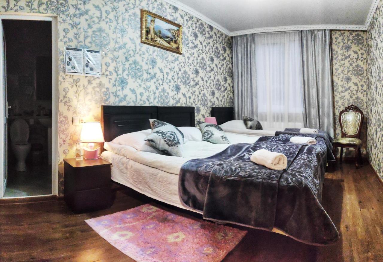 Sophia'S Guesthouse Степанцмінда Екстер'єр фото