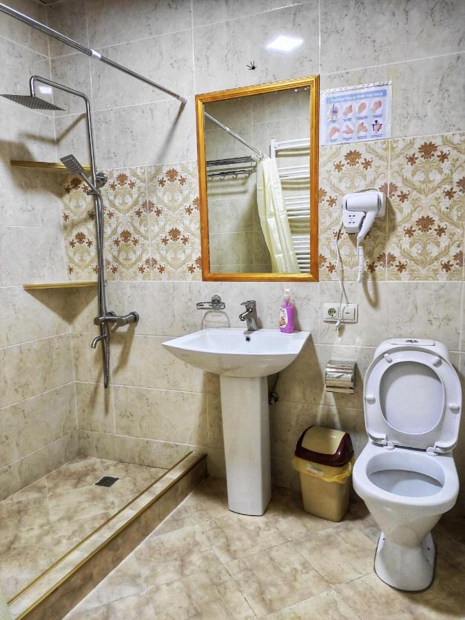 Sophia'S Guesthouse Степанцмінда Екстер'єр фото